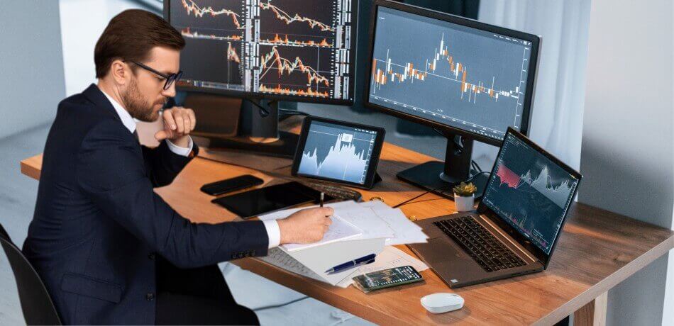 Understanding the Role and Function of a Broker in Modern Markets
